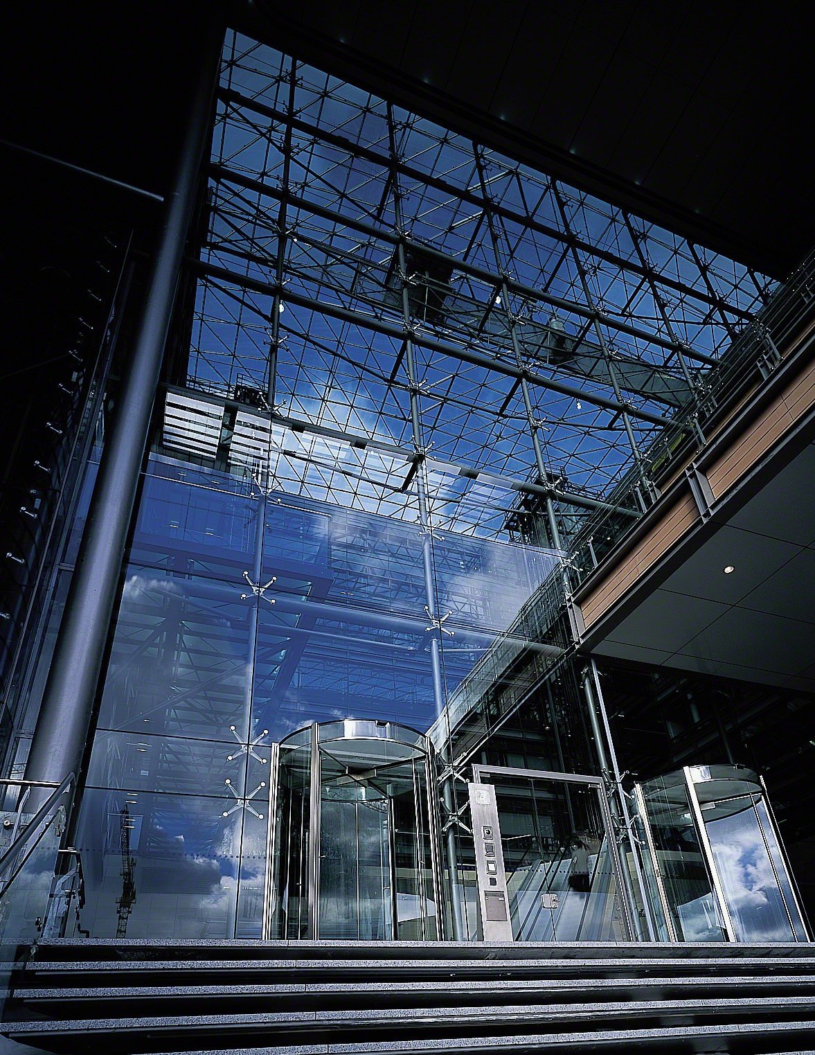 Freshfields Berlin, Colombia Office