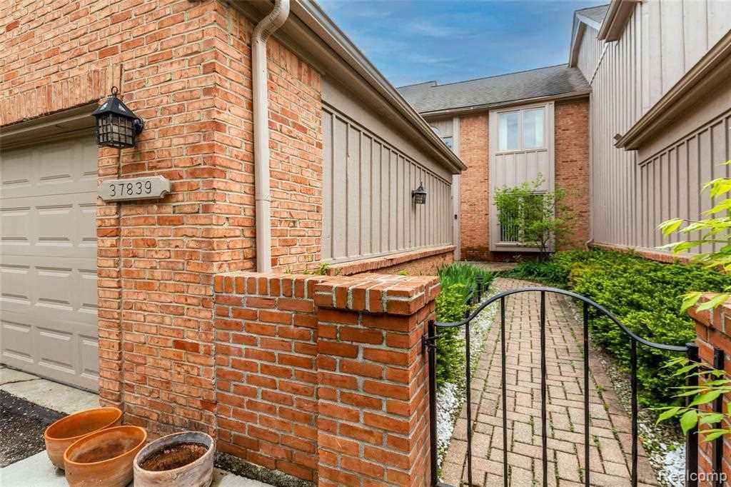 Dolenga & Dolenga, PLLC Farmington Hills, MI Office