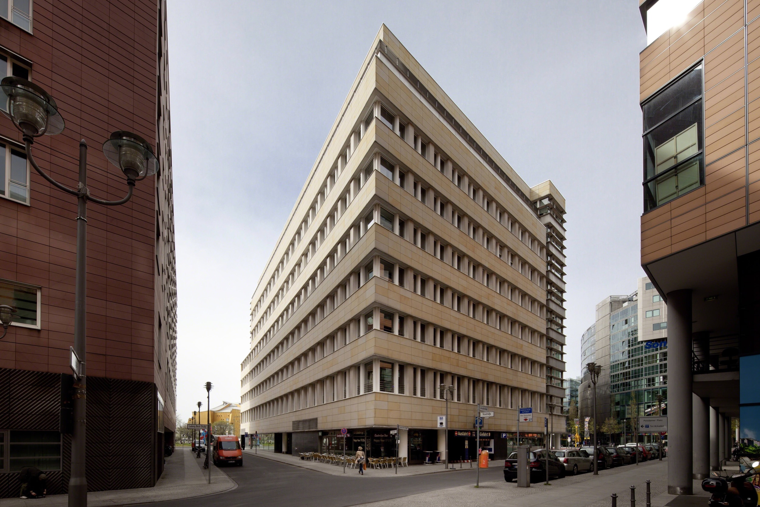 Freshfields Berlin, Colombia Office