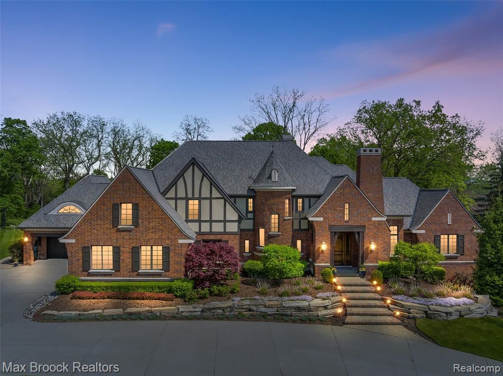 Howard & Howard Bloomfield Hills, MI Office