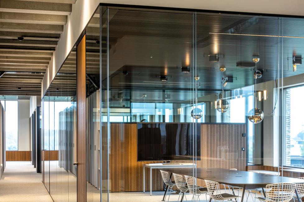 Eubelius Kortrijk,  Office