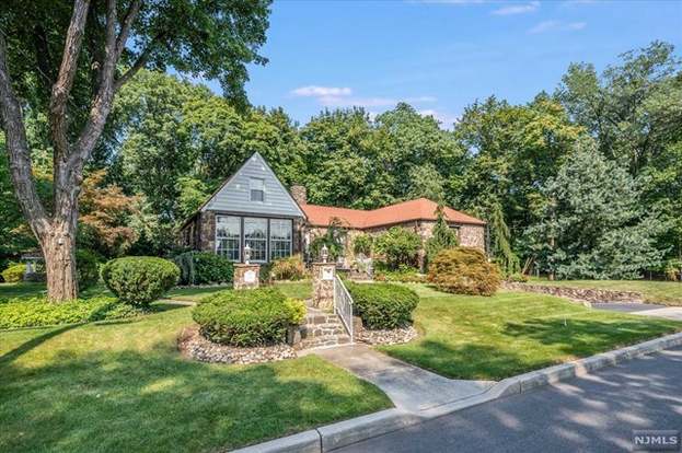 RYU, LEE & ASSOCIATES Fort Lee,  Office