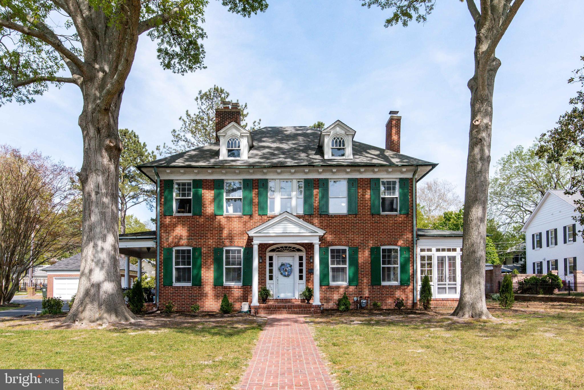 Parker Counts Easton,  Office