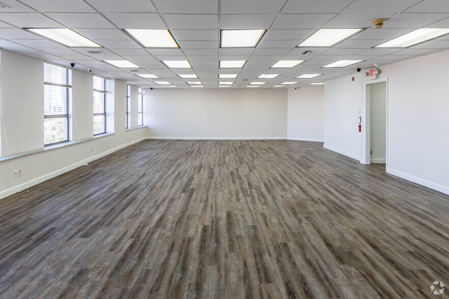 Landau & Associates Hallandale Beach,  Office