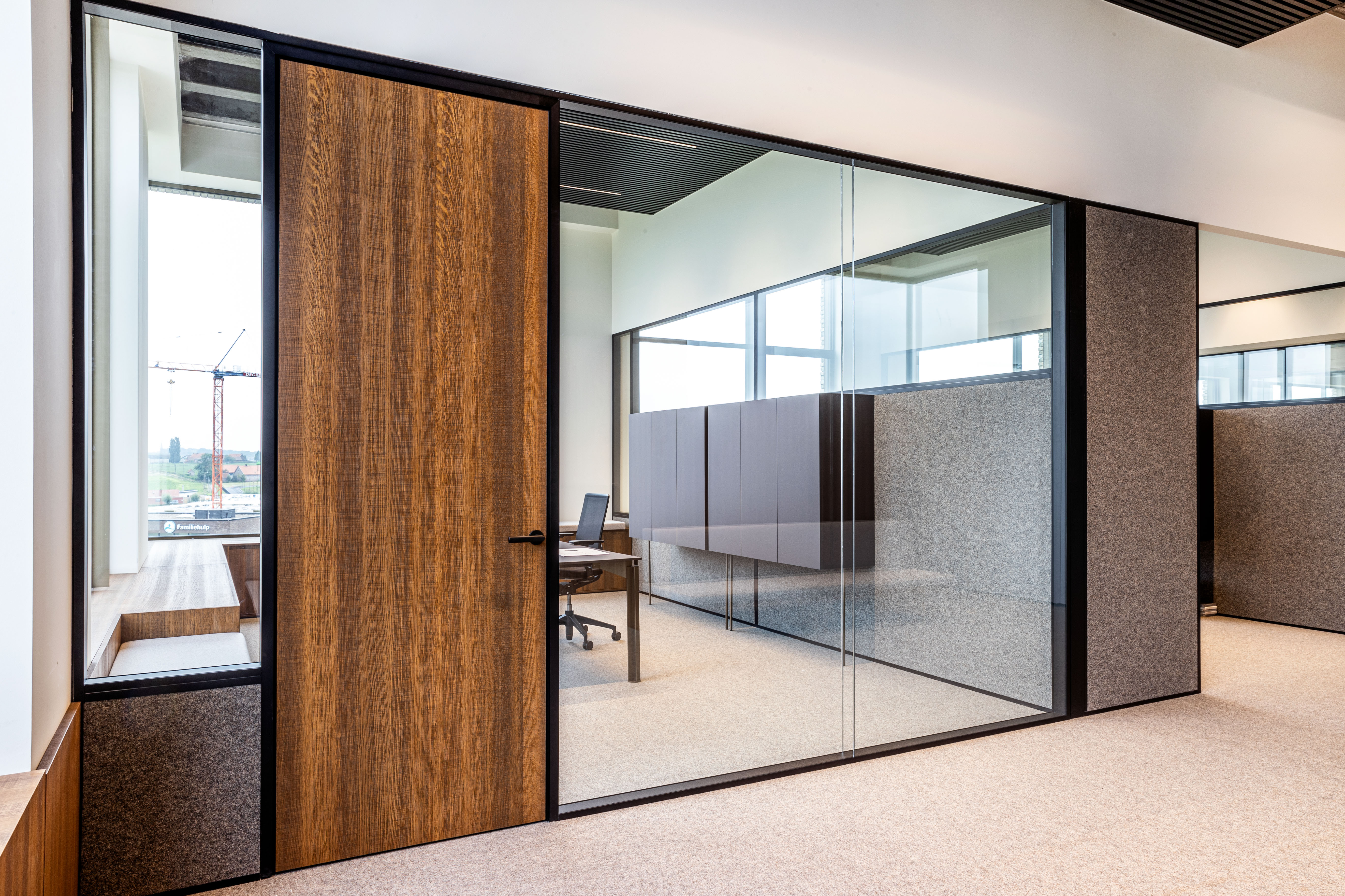 Eubelius Kortrijk,  Office