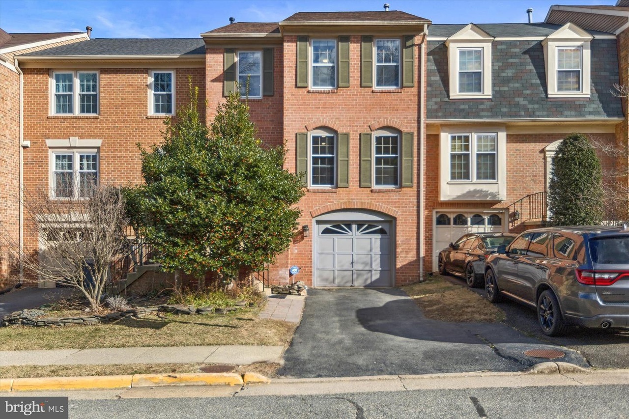 Fox & Moghul McLean, VA Office