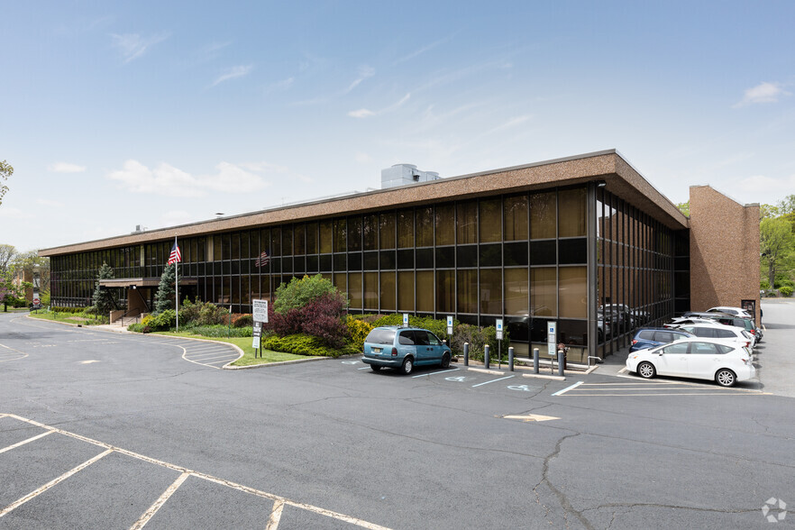 M. Ross & Associates, LLC Englewood Cliffs,  Office