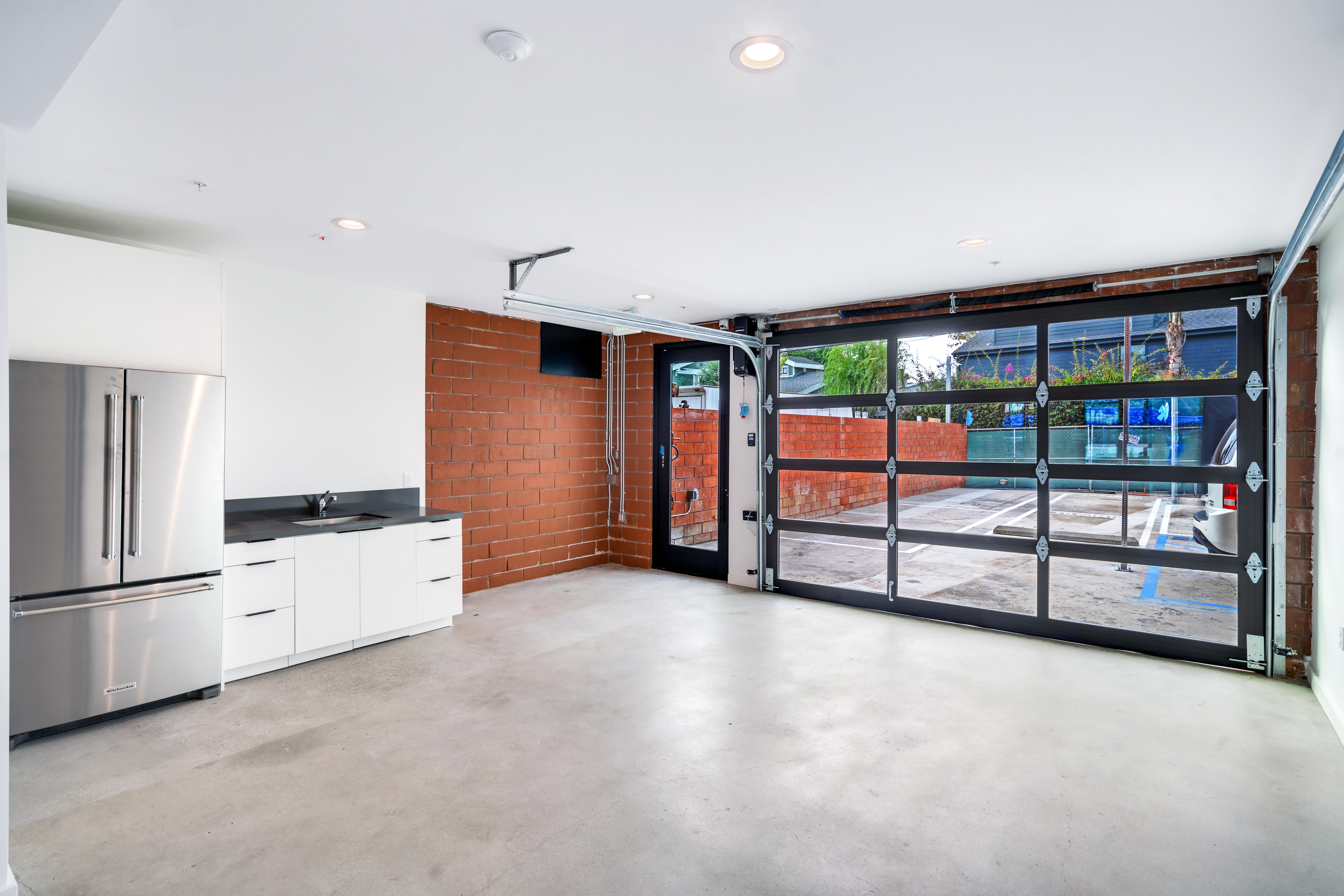 Young, Spiegel & Hosp, LLP Beverly Hills,  Office