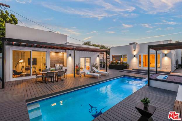 Victoria Associates Los Angeles,  Office