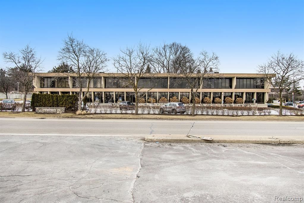 Howard & Howard Bloomfield Hills, MI Office